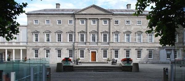 View of Leinster House, Dublin. Jeanhousen, wikimedia